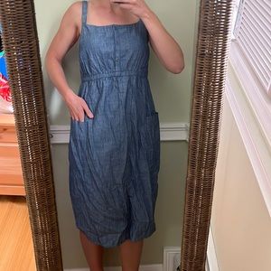 Old Navy Chambray dress with snap straps and pockets